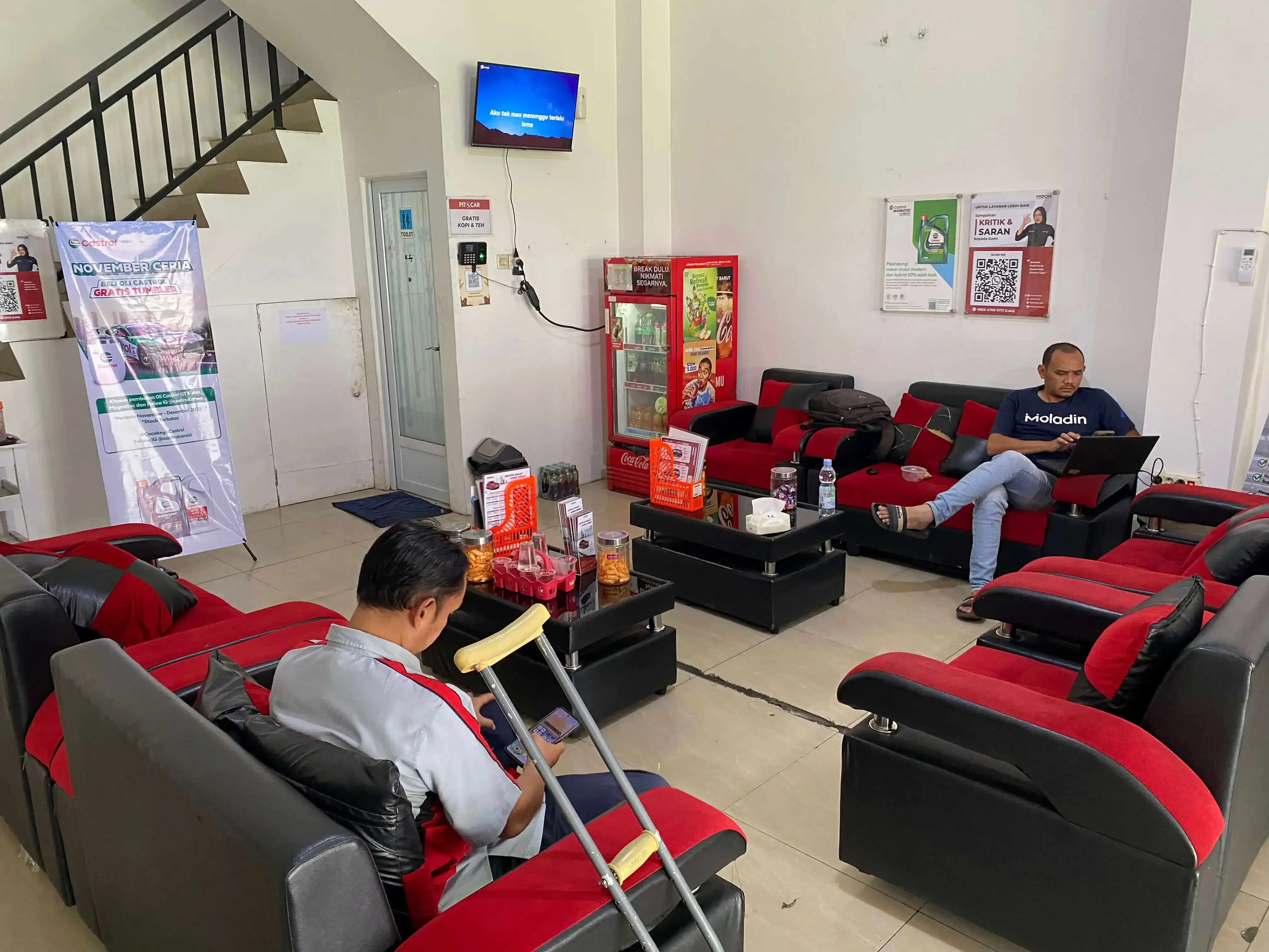 PITCAR Service - Ruang Tunggu